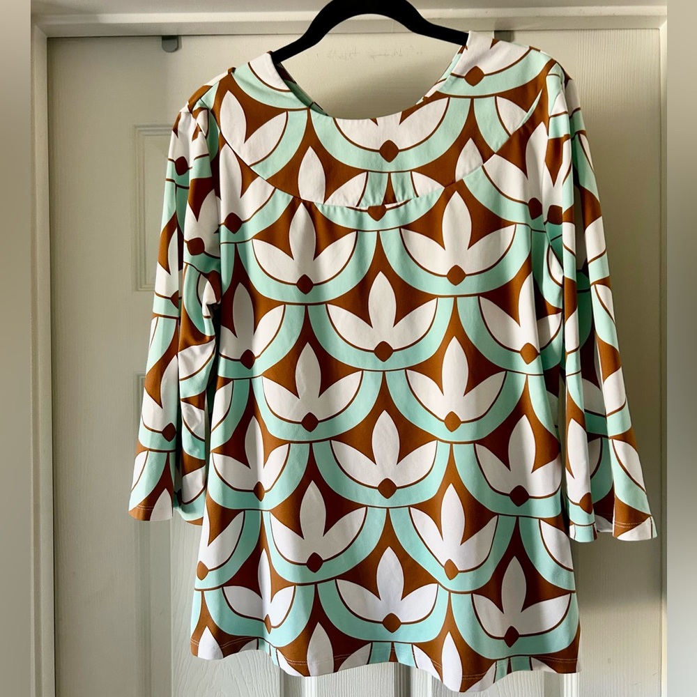 J. McLaughlin Brown and Mint Geometric Top